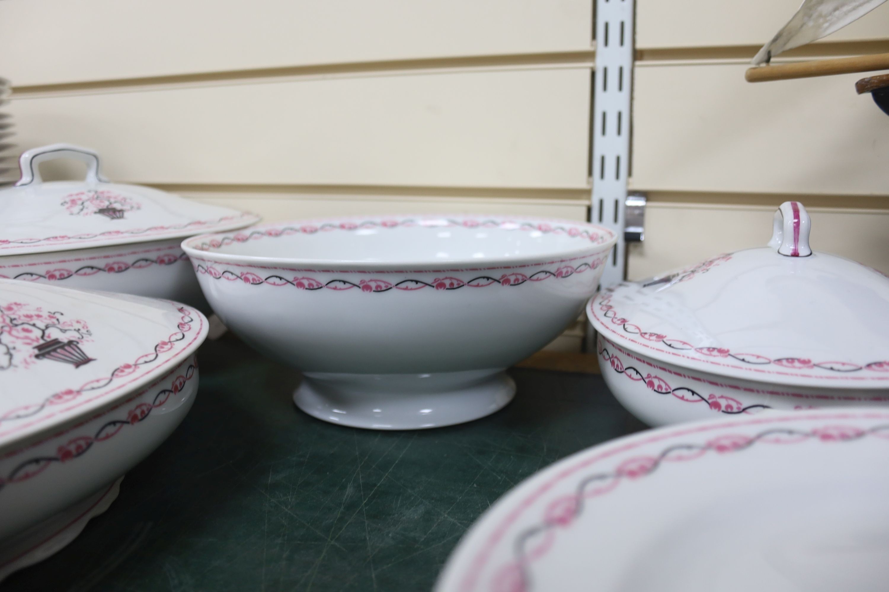A Limoges ‘la maitrise’ part dinner service